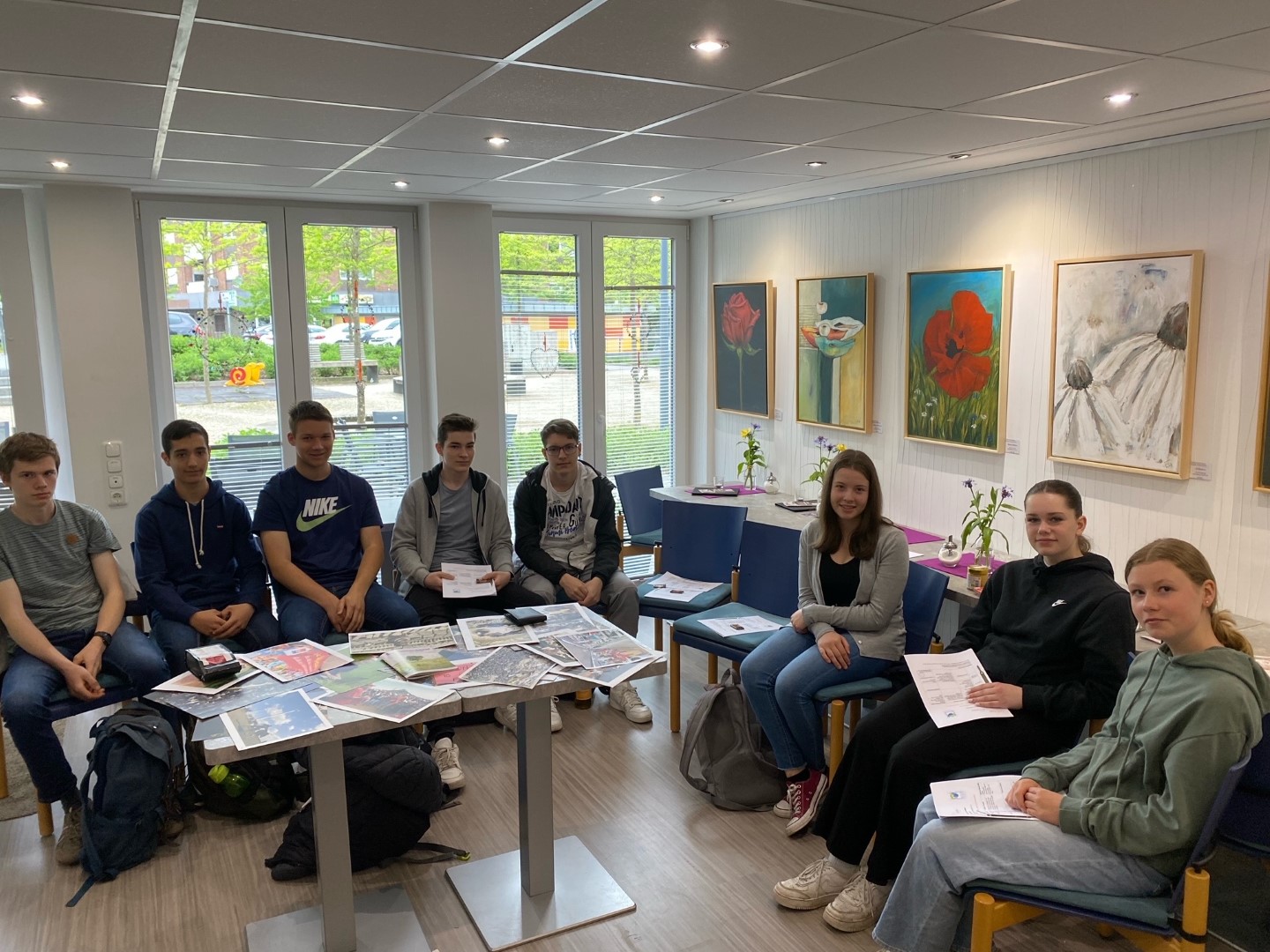 Echt gerecht!? - Der Reli-Kurs der 10G2 erkundet den Fairen Handel im Gladenbacher Weltladen