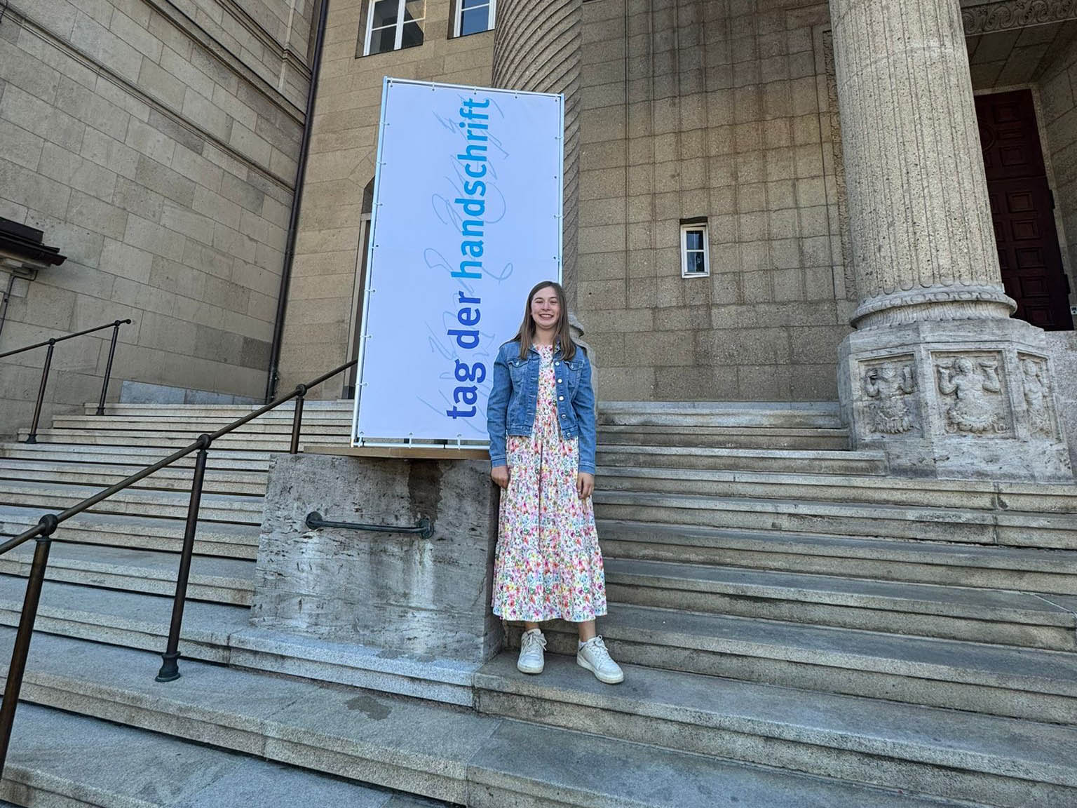 Nele Marie Georg ist eine der Siegerinnen beim Schreibwettbewerb „Tag der Handschrift“
